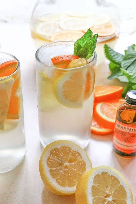 Orange Blossom Lemonade made with freshly squeezed lemon juice, simple syrup and Nielsen-Massey's Orange Blossom Water. So delicious and SO refreshing! Summertime Ideas, Country Cafe, Amazing Drinks, Jungle Bird, Beverage Ideas, Cold Tea, Squeezed Lemon, Orange Blossom Water, Shakes Drinks