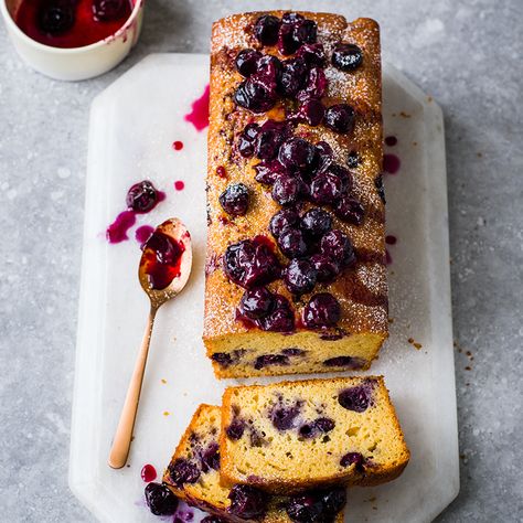 Enjoy a tasty and delicious meal in 55min. Learn how to make Blueberry yogurt cake and get the Smartpoints of the recipes. Yogurt Cake Healthy, Blueberry Yogurt Cake, Yogurt Cake Recipe, Cake Recipes Uk, Blueberry Yogurt, Yoghurt Cake, Blueberry Compote, Healthy Cake Recipes, Yogurt Cake