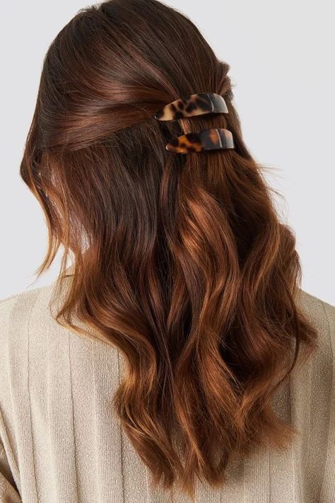 Golden Brown Hair, Hair Color Light Brown, Auburn Hair, Brown Hair With Highlights, Trending Hairstyles, Dark Brown Hair, Light Brown Hair, Hair Color Trends, Brown Hair Colors