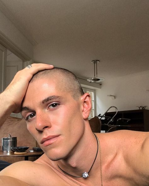 Jordan Robson on Instagram: “back to bald 🥚” Bald Aesthetic Man, Bald Guy Aesthetic, Bald Boy Aesthetic, Bald Person, Bald Boy, Greek Man, Bald Guy, Goddess Aphrodite, Bald Men Style