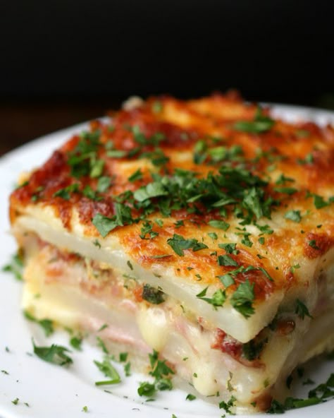 Layered Ham And Cheese Lasagna Potato Lasagna, Cheese Potato, Lasagna Ingredients, Potato Bake, Low Carb Vegetarian Recipes, Cheese Potatoes, Munnar, Hearty Dinner, Lasagna Recipe