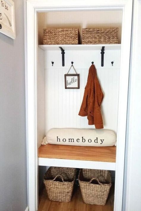 If you've been dreaming of a mudroom but only have a coat closet in your entrance, check out this mini mudroom storage idea on a budget. Easy closet mudroom idea DIY. Diy Entryway Closet, Coat Closet To Mudroom, Built In Drop Zone, Drop Zone Entryway, Diy Drop Zone, Drop Zone Ideas Entryway, Entryway Closet Makeover, Coat Closet Makeover, Closet Makeover Diy