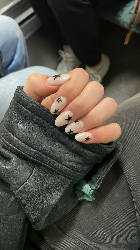 2000s Inspo Nails, Y2knails Ideas, Rap Nails Design, Nails For Concerts, Uñas 2000s Aesthetic, Nails 2000s Aesthetic, Yk2 Nails Aesthetic, Skater Nails Aesthetic, Nails Grunge 90s