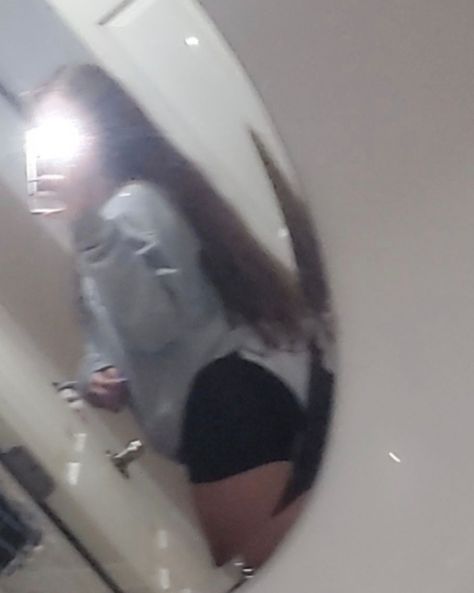 Mirror Pics Brunette, Arch Pics Mirror Snap, Mirror Bootie Pic, Pajama Mirror Selfie, Long Hair Mirror Selfie, Outfits Mirror Selfie, Brunette Mirror Selfie No Face, Brown Hair Mirror Pic, Mirror Snap