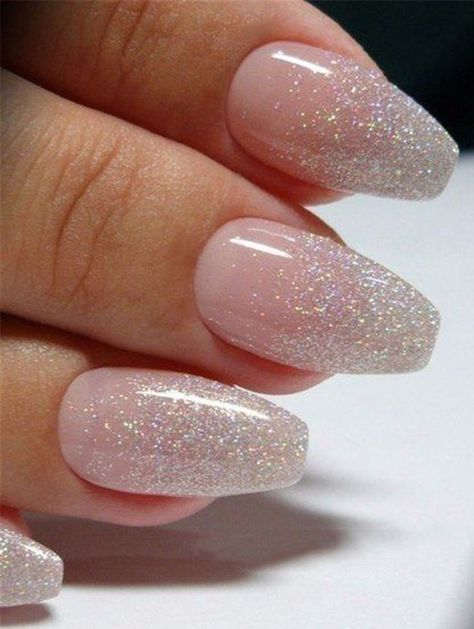 DECEMBER NAIL TRENDS | WINTER NAILS Unghie Sfumate, December Nails, Manicure Nail Designs, Holiday Nail Designs, Ombre Acrylic Nails, Her Nails, Glitter Acrylics, Bridal Nails, Prom Nails