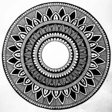 Circle Mandala Drawing, Circle Mandala Design, Circle Mandala Art, Super Easy Drawings, Mandala Book, Pen Art Work, Easy Mandala Drawing, Boho Art Drawings, Mandela Art