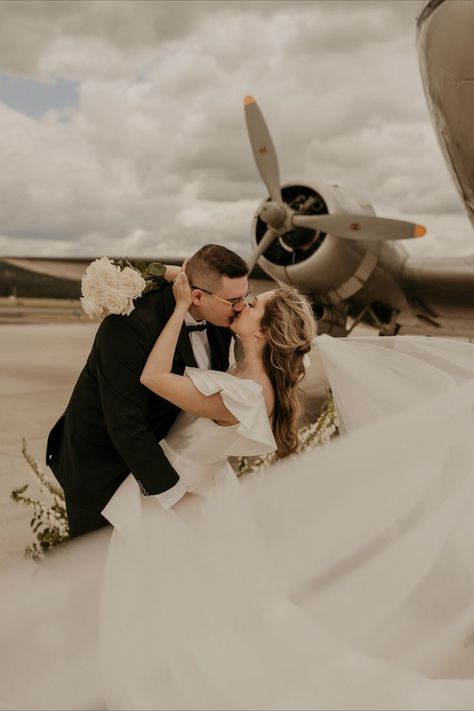 These gorgeous long stemmed white roses paired so beautifully with this modern + classic intimate wedding. 
Natalie & Jonathan chose to host their wedding at a Historic Flight Museum located in Spokane, WA. Pilot Wedding Photography, Airplane Wedding Photos, Aviation Couple, Airport Photoshoot, Airplane Photoshoot, Hannah Renee, Pilot Wedding, Airport Wedding, Airplane Wedding