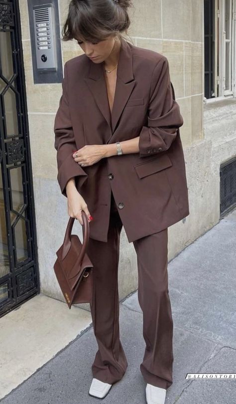 Business Casual Outfits Brown, Casual Outfits Brown, Blazers For Ladies, Suit Outfits For Women, Brown Blazer Outfit, Plaid Jacket Outfit, Aesthetic Plaid, Blazer Dress Outfits, Outfits Suit