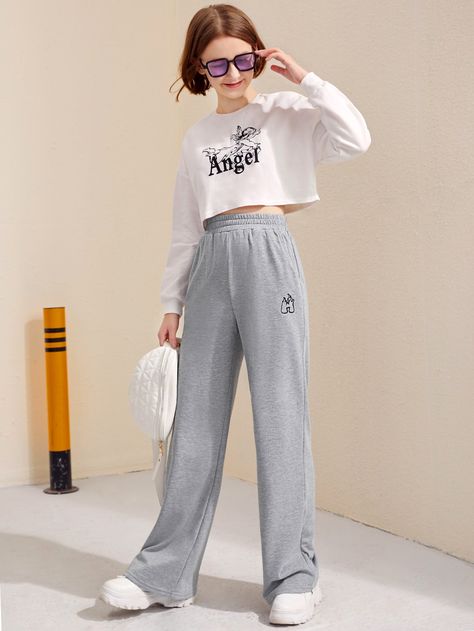 SHEIN Teen Girls Slant Pocket Embroidery Sweatpants | SHEIN USA Sweatpants Shein, Teen Pants, Girl Patches, Girl Sweatpants, Pocket Embroidery, Cute Outfits With Jeans, Casual Bottoms, Lace Styles, Christmas 2023