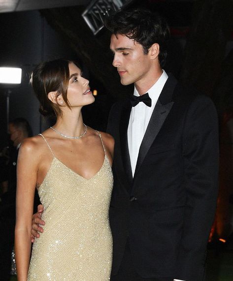 Jacob Elordi And Kaia Gerber, Cute Celebrity Couples, Jacob Elordi, Famous Pictures, Elegant Outfit Classy, Tough Girl, Dear Future Husband, Kaia Gerber, Mens Fashion Casual Outfits