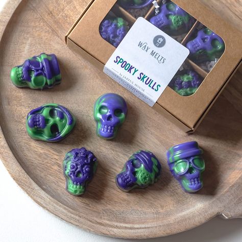 Skull Wax Melts, Halloween Wax Melt Ideas, Wax Melts Packaging Ideas, Wax Melts Diy, Halloween Wax Melts, Wax Melts Packaging, Diy Wax Melts, Christmas Fragrance, Scented Wax Cubes