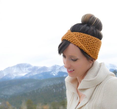 Easy Crochet free pattern headband Headband Pattern Free, Mama In A Stitch, Crochet Ear Warmer Pattern, Crochet Headband Free, Easy Crochet Headbands, Crochet Headband Pattern Free, Knit Headband Pattern, Crochet Twist, Crochet Headband Pattern