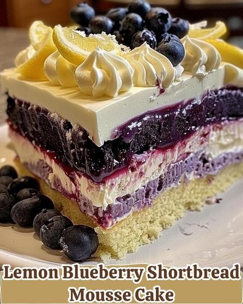 Blueberry Shortbread, Cake Cabinet, Blueberry Mousse, Blueberry Desserts Recipes, Lemon Blueberry Cheesecake, Mousse Cake Recipe, Dessert From Scratch, Chilled Desserts, Macaron Cookies