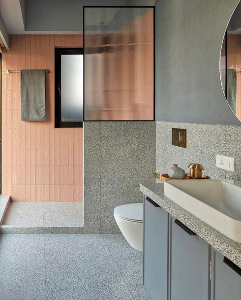 8 Bathroom Trends We Are Expecting To See A Lot More Of In 2023 - Emily Henderson Cabin Remodel, Rental Bathroom, Window In Shower, Serene Bathroom, Bali House, Bathroom Design Trends, Transitional Bathroom, Shower Niche, Emily Henderson