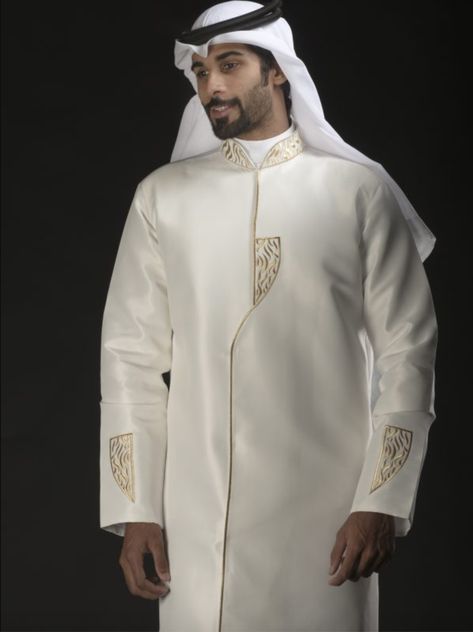 Middle Eastern Clothing, Arab Style, Arab Men Fashion, Arabic Clothing, Mens Casual Suits, Men's Wedding Outfit, Dress Men, Arab Men, Arab Fashion