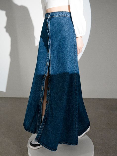 Unique Maxi Skirt, Denim Trend 2024, Aesthetic Denim Shorts, Blue Jean Skirt Outfits, Maxi Denim Skirts, Outfit Ideas Skirt, Skirt Outfits Korean, Outfits Skirts, Outfits Skirt