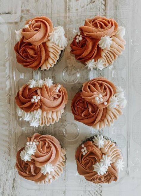 Boho Pumpkin Table Decor, Boho Chic Bridal Shower Cupcakes, Wedding Boho Cupcakes, Rustic Boho Wedding Cupcakes, Burnt Orange Wedding Dessert Table, Wedding Cupcakes Autumn, Wedding Cupcakes Ideas Fall, Fall Colored Wedding Cupcakes, Wedding Cupcakes Burnt Orange