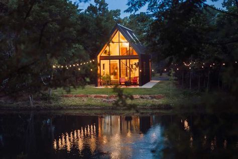 Tiny House Hidden by the Water - Dream Tiny Living Live Oak Trees, Natural Pond, Wood Pergola, Luxurious Bed, Luxury Amenities, Stone Path, Live Oak, Small Cottage, Modern Cabin