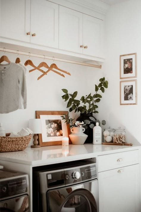 White Laundry Rooms, Laundry Room Ideas Small Space, Small Laundry Room Makeover, Tiny Laundry Rooms, White Laundry, Laundry Room Renovation, Laundry Room Shelves, Laundry Room Inspiration, Laundry Room Remodel