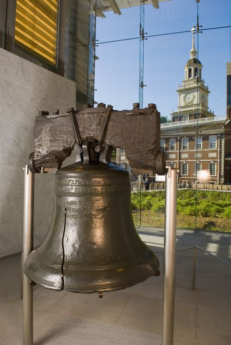 Why is the Liberty Bell cracked? Independence Hall Philadelphia, Good Morning Usa, Coloring Pages Christmas, Pray For America, Independence Hall, Ben Carson, Homeschool History, National Mall, Liberty Bell