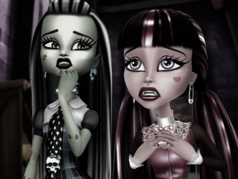 Monster High Duo, Monster High Pfp Matching, Draculaura And Frankie, Iconic Duos, Monster High School, Match Pfp, Monster High Pictures, Walpaper Hello Kitty, High Pictures