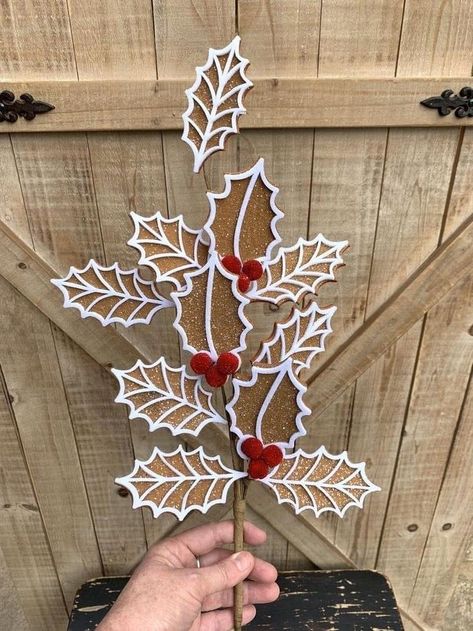 New Kensington Pa, Gingerbread Christmas Tree, Gingerbread Diy, Cookie Christmas, Gingerbread Christmas Decor, Gingerbread Decorations, Christmas Picks, Alternative Christmas Tree, Gingerbread Cookie