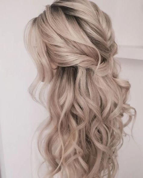 Rosey Breen on Instagram: “Half Up/Half Down Inspo for brides & bridemaids This type of half up style, where almost all the hair above the ear is taken back, is…” Bridal Hairstyles Down Medium Length, Rehearsal Dinner Hair For Bride, Updos Bride, Hear Ideas, Bridal Hair Half Up Half Down, Wedding Hair Front, Hairstyle Bride, Anna Hair, Bridal Hair Half Up