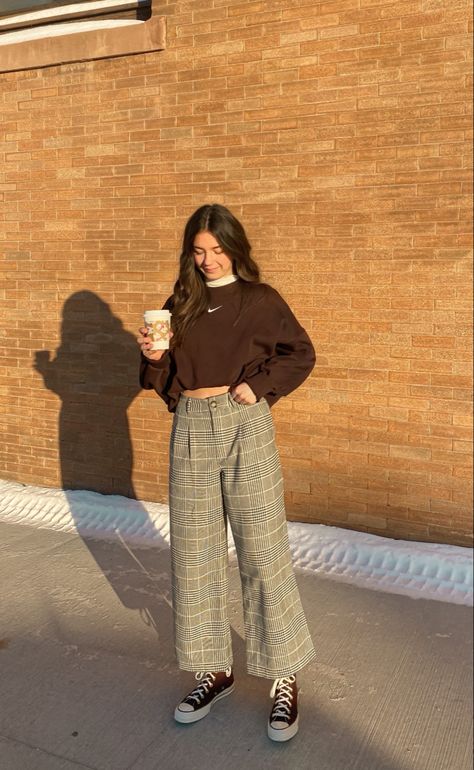 Brown Plaid Wide Leg Pants Outfit, Brown Wool Pants Outfit, Plaid Wide Leg Pants Outfit, Brown Plaid Pants Outfit, Barista Outfits, Plaid Pants Outfit, Denim Shirt Outfit, Wide Leg Pants Outfit, Pants Outfit Casual