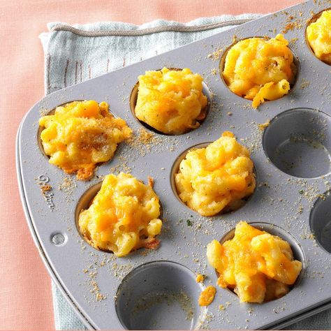 Mini Mac & Cheese Bites Recipe -Young relatives were coming for a Christmas party, so I wanted something fun for them to eat. Instead, the adults devoured my mini mac and cheese. —Kate Mainiero, Elizaville, New York Mac And Cheese Cupcakes, Macncheese Recipe, Lil Mayo, Mac And Cheese Muffins, Halloween Fingerfood, Cheese Bites Recipe, Cheese Cupcake, Mini Cups, Mac And Cheese Bites