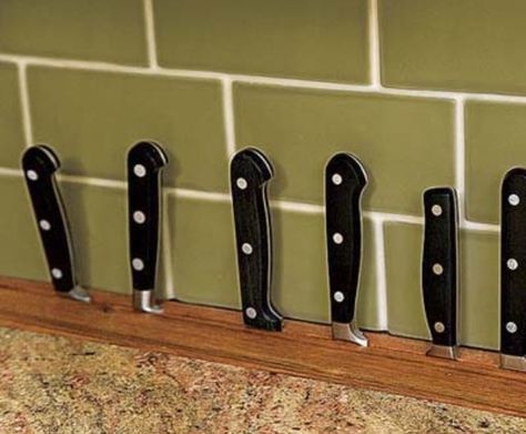 Knife holder Kitchen Knife Storage, Best Kitchen Knives, Knife Storage, Knife Holder, Mini Kitchen, Knife Set Kitchen, Kitchen Redo, Storage Hacks, Clever Storage