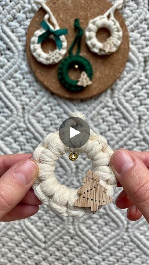 Macrame Ideas, Macrame Tutorial, Macrame Knots, Macrame Diy, Nice Day, Christmas Wreath, Christmas Wreaths, Macrame, Wreath