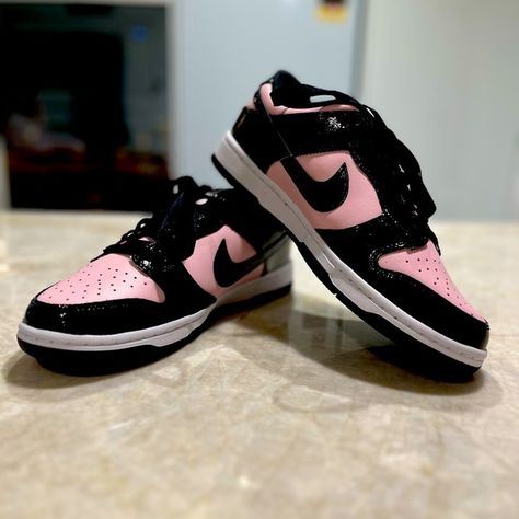 Nike pink panda dunks. Brand new. Size UK 6.5/EUR 40.5. Pink Panda Dunks, Pink And Camo Outfit, Dunks Pink, Panda Shoes, Panda Dunks, Pink Panda, Camo Outfits, Nike Pink, Nike Dunk Low