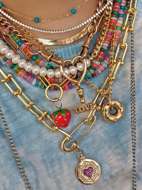 Chunky Jewelry Necklace, Maximalist Jewelry, Charm Necklace Diy, Greek Eye, Chunky Gold Necklaces, Stacked Necklaces, Dope Jewelry, Punk Jewelry, Chunky Jewelry