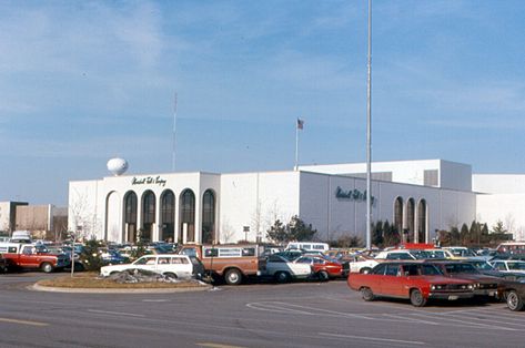 Rockford, IL Mall Parking Lot, Downtown Street, Familiar Places, Vintage Mall, Car Scene, Rockford Illinois, Free Websites, Forest City, My Kind Of Town