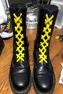 Black Doc Martens 1914 tall boots with yellow trim and yellow U-Lace Hash Lacing (from Will T) Doc Martin Lace Ideas, Doc Marten Lace Ideas, Doc Martens Laces Style, Doc Martens Lace Code, Lace Code Shoes Punk, Punk Lace Code, Doc Martins Shoes, Lace Combat Boots, Doc Martens Outfit