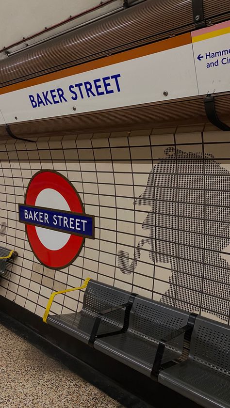 London Metro Aesthetic, London Baker Street, Aesthetic Pictures London, 221b Baker Street Aesthetic, Baker Street Aesthetic, Brixton Aesthetic, London Street Aesthetic, London Streets Aesthetic, London Sherlock Holmes