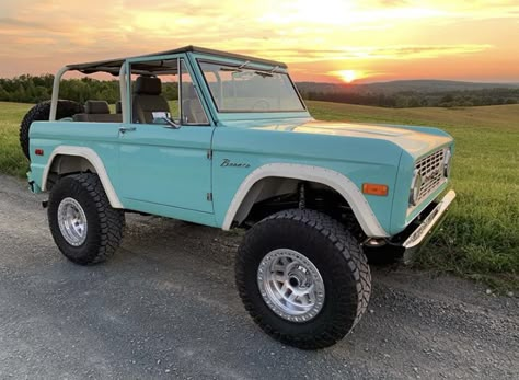 Old Bronco Vintage, Old Bronco Aesthetic, Old Cars And Trucks, Old Bronco Ford, Restored Bronco, Vintage Ford Bronco Aesthetic, Light Blue Bronco, Baby Blue Bronco, 1969 Bronco