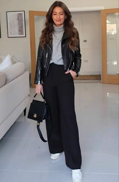 Wide Leg Trousers Outfit, Black Pants Outfit, Wide Leg Pants Outfit, Best Winter Outfits, Pants Outfit Casual, Business Casual Outfits For Work, Leather Jacket Outfits, Casual Chic Outfit, Casual Work Outfits