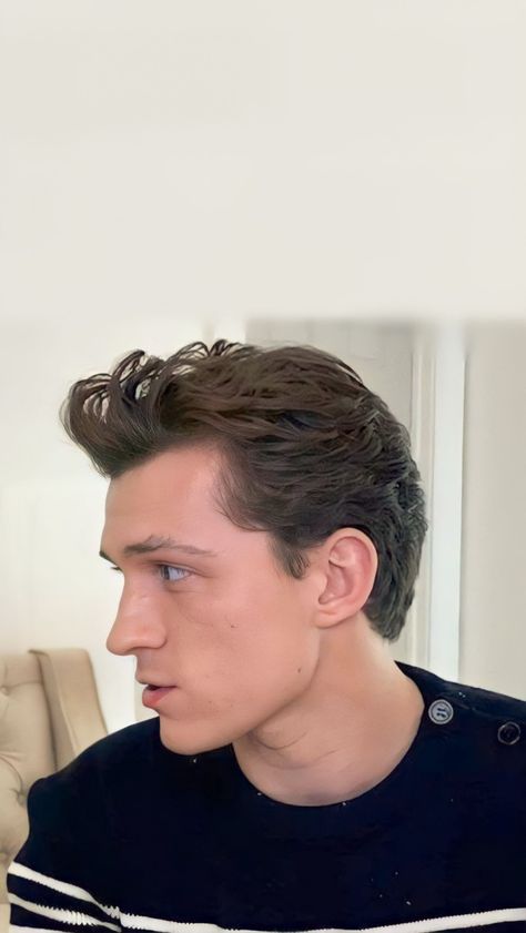 Tom Holland Hairstyle, Tom Holland Hair, Tom Holland Haircut, Tom Holland Wallpaper, Mens Haircuts Medium, Mens Haircuts Short Hair, Tom Holland Imagines, Asian Haircut, Haircut Inspiration