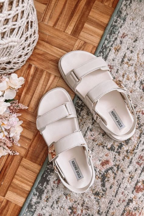 trendy luxe chunky steve madden sandals for summer 2023 Summer 2023 Trends, Sandals Summer 2023, White Chunky Sandals, Sandals Aesthetic, Sandals Design, Summer Music Festival, Festival Dance, Hijabi Fits, Summer Music Festivals