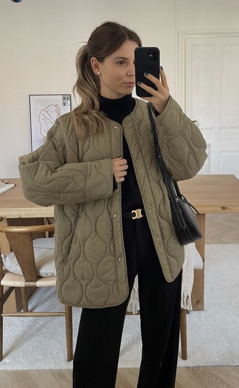 Green Quilted Jacket Street Style, Green Padded Jacket Outfit, Long Quilted Jacket Outfit, Quilted Green Jacket Outfit, Khaki Quilted Jacket Outfit, Brown Quilted Jacket Outfit, Khaki Jacket Outfit Women, Quilted Jacket Outfit Women, Winter Vest Outfits For Women