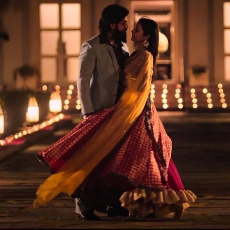 Rocky Reena Kgf 2, Kgf Movie Couple, Kgf 2 Love Images, Kgf Rocky And Reena, Mehbooba Song Kgf, Rocky Reena, Tamil God, Srinidhi Shetty, Kgf 2