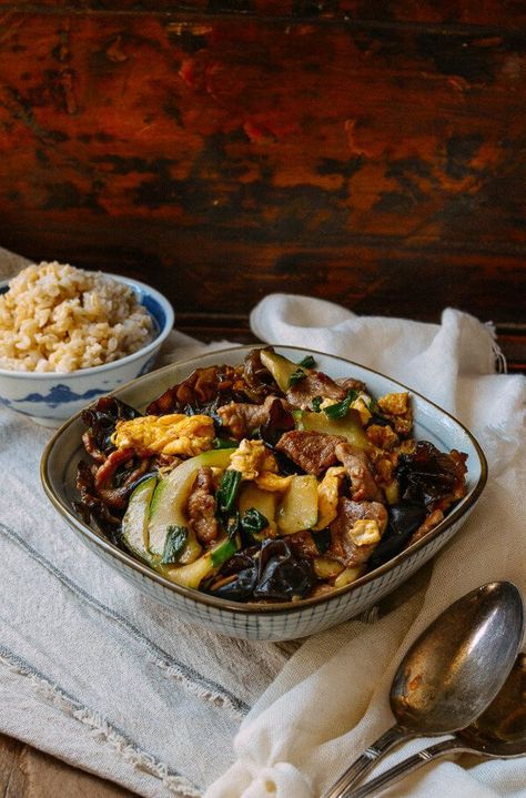 This moo shu pork recipe isn't your typical Chinese takeout fare. You may be surprised to know that moo shu pork is actually a home-style dish in China that is served without any pancakes. Try this authentic Chinese recipe at home! Cooked Cucumber, Moo Shu Pork, Moo Shu, Pork Marinade, Wok Of Life, Chinese Pork, Woks Of Life, The Woks Of Life, Asian Pork