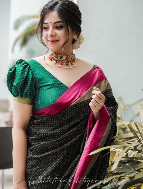 Kerala Traditional Saree Look Buff Sleeves Blouse Designs, Short Sleeve Blouse Design, Blue Blouse Designs, Cotton Saree Blouse Designs, Latest Blouse Designs Pattern, New Saree Blouse Designs, Bungalow Exterior, Traditional Blouse Designs, Latest Model Blouse Designs