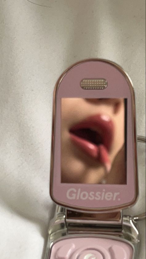 Y2k Flip Phone Aesthetic, Flip Phone Mirror, Glossier Branding, Glossier Packaging, Flip Phone Aesthetic, Glossier Girl, Mirror Fashion, Y2k Makeup, Y2k Phone