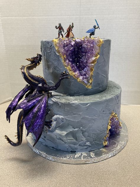 Dragon Cake Ideas Simple, Fantasy Cakes Birthday, D&d Cake Ideas, Dragon Baby Shower Cake, D&d Cake, Dragon Cakes For Kids, Fantasy Birthday Cake, Dnd Cake, Dragon Scale Cake