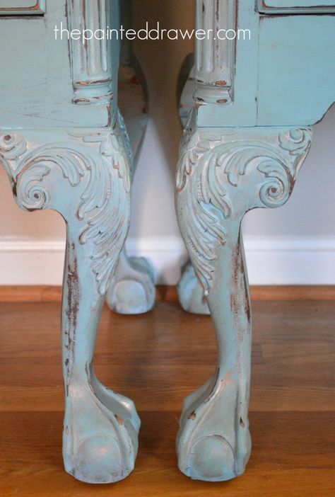 A Pair of French Henredon Tables painted w Annie Sloan Chalk Paint by The Painted Drawer..lovely! Ball And Claw Furniture Makeover, Ball And Claw Furniture, Redo Dining Chairs, Diy Room Makeover, Painting Old Furniture, Diy Dining Table, Diy Dining, Refinished Furniture, Birthday Decorations Kids