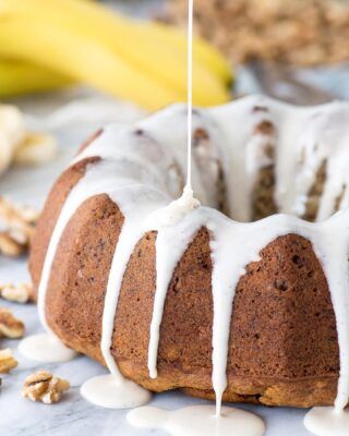 I'm here to tell you that ONE bowl banana bundt cake is possible! And it’s easy! 🍌👏 Link to the recipe in my bio @beth_thefirstyear ⠀⠀⠀⠀⠀⠀⠀⠀⠀ #bananabread #bundtcake #michiganblogger #foodblogger #dessertblogger #bakinggoals #feedfeed #baking #huffposttaste #foodgawker #food52 #dessertlover #sweettooth #treatyoself #MyAllRecipes #instayum #mysouthernliving #buzzfeed #bhgfood #f52grams #dessertoftheday #foodblogfeed #foodphotography #thefirstyearrecipes ⠀⠀⠀⠀⠀⠀⠀⠀⠀ https://thefirstyearblog.com/ba Banana Nut Bundt Cake, Banana Nut Recipes, Banana Nut Cake, Banana Bundt Cake, Banana Bundt, Bundt Recipes, Nut Cake, Peanut Butter Bread, Banana Cheesecake