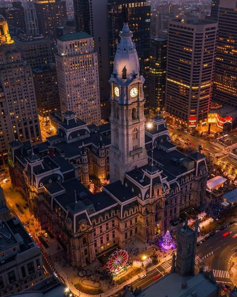 Philadelphia City Hall  📸: [instagram.com/justnphotos] City Portraits, City View Night, 5th Avenue New York, Philadelphia City Hall, City Pics, Philadelphia City, City Scapes, Architecture Collection, Center City