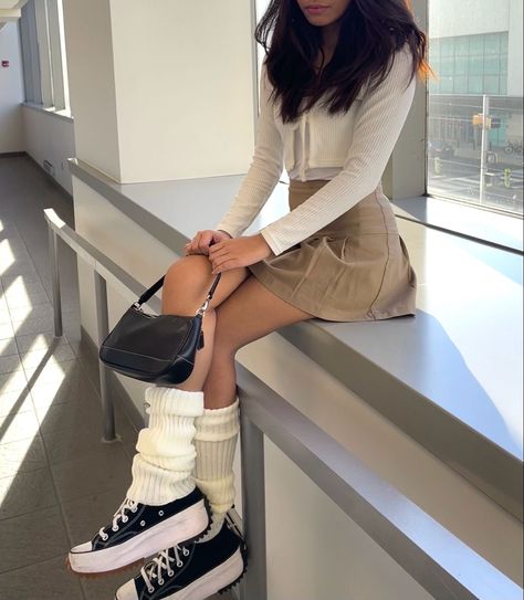 Summer Outfits 2023 Trends, Converse Outfit Ideas, Outfits 2023 Trends, Platform Converse Outfit, Knee High Socks Outfit, Thrifting Vintage, High Socks Outfits, Aesthetic Summer Outfits, Converse Outfit